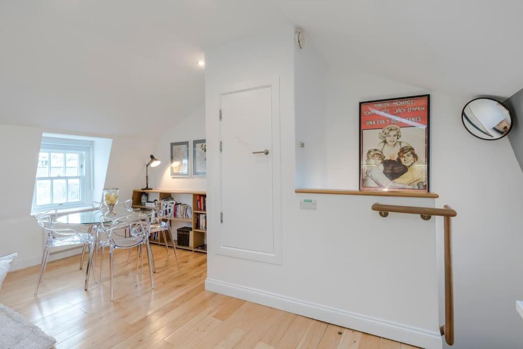 Appartamento Kings Cross Two Bedroom Penthouse Londra