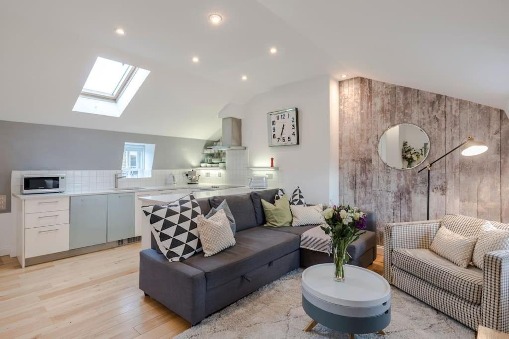 Kings Cross Two Bedroom Penthouse * Londra